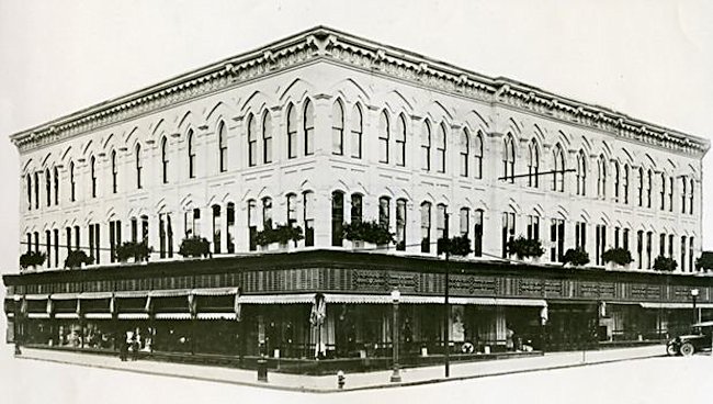 Leonard Field's Dry-goods Store, 201 W Michigan Ave, Jackson, Michigan, USA